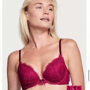 Victoria’s Secret Lace & Velvet Push-Up Bra size 34B in Claret Red (fushia)
